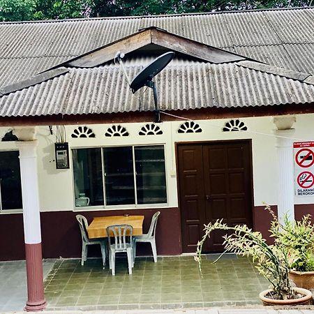 Delimah Guesthouse Kuala Tahan Kültér fotó